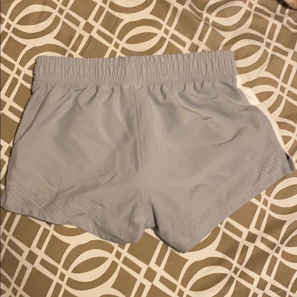 Grey under armour shorts - Picture 2 of 3